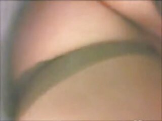Bosomy chérie aux cheveux noirs en bikini chaud aime le solo torride dans porno français pere fille le jardin